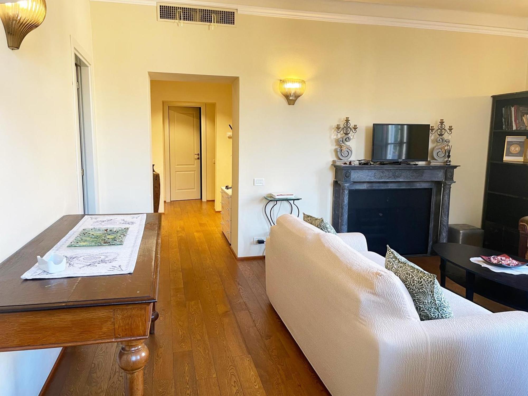 Serena Apartment ลุคคา ภายนอก รูปภาพ